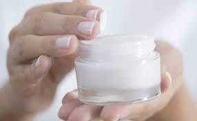 5 Uses of Petroleum Jelly for You and Your Kid - 4aKid