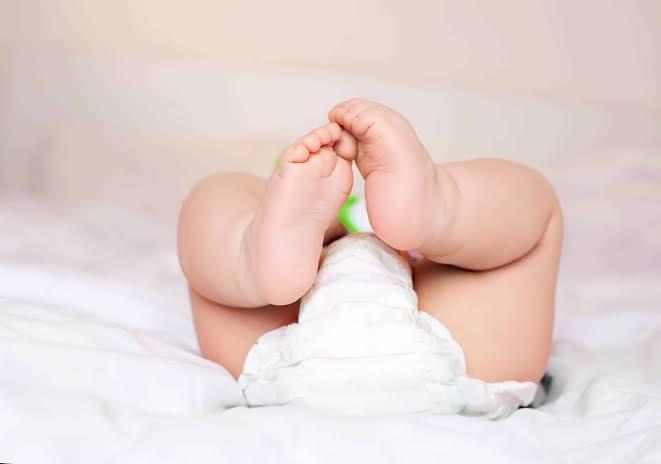 Cloth or Disposable Diapers: Which is Better for My Baby's Skin? - 4aKid