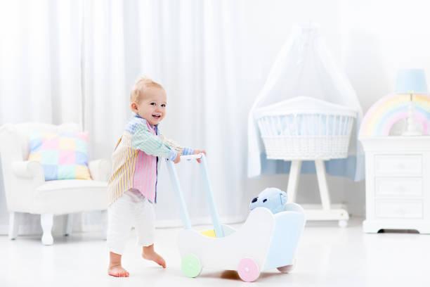 Do baby push walkers help children to learn how to walk or not? - 4aKid Blog - 4aKid