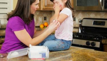 First Aid Guide for Parents & Caregivers - 4aKid