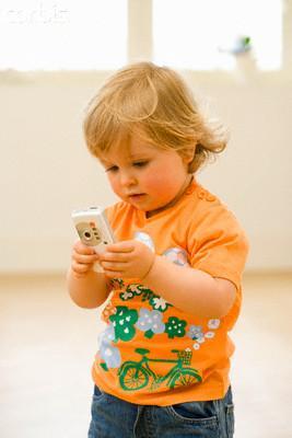 Mobile phone safety for children - 4aKid