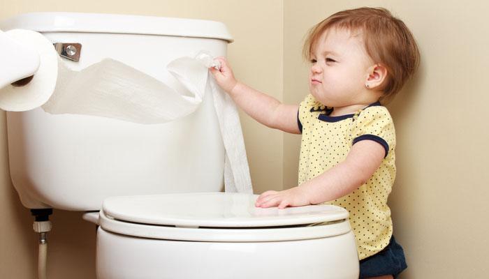 My toddler drank toilet water. What must I do? - 4aKid