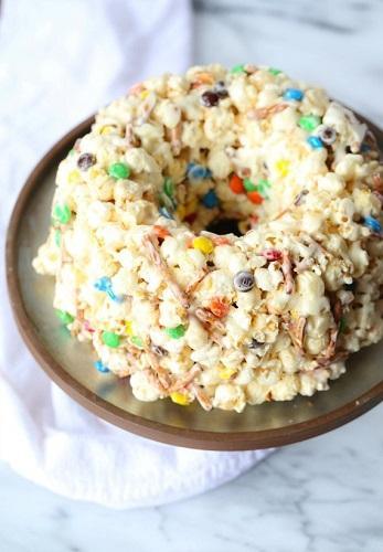 Popcorn Cake from CookiesAndCups - 4aKid