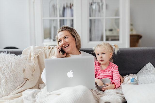The Power of Social Media: How Mompreneurs Can Grow Their Businesses - 4aKid
