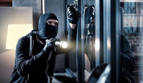 Understanding and preventing house robbery in South Africa - 4aKid