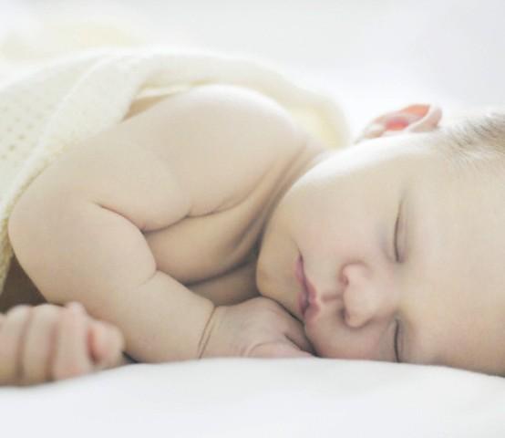 Will a newborn cry herself to sleep? - 4aKid